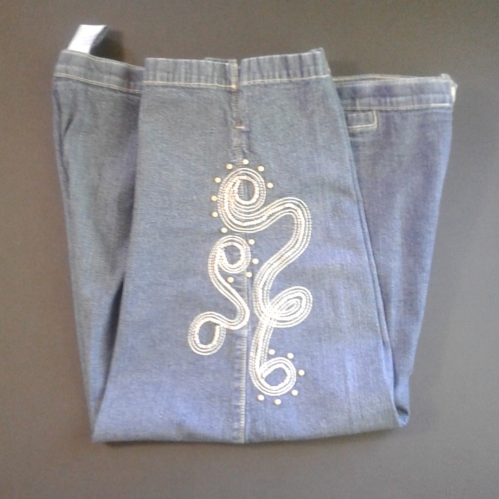 Lana Sport Embroidered High Waist Capri Size 18